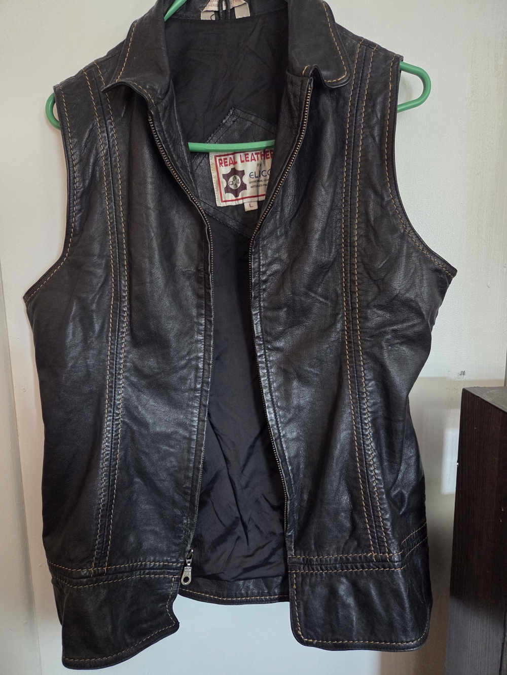 Black Sleeveless Vest - Women's